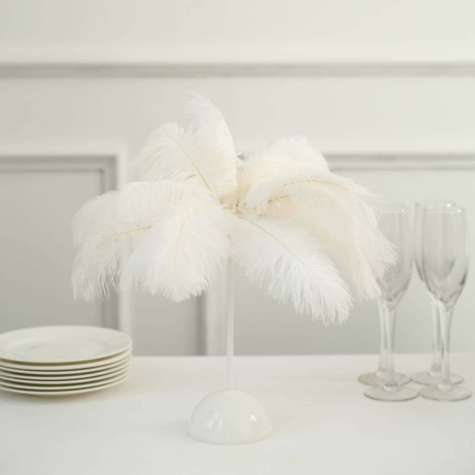 Hot Deal! White LED Cordless Table Lamp with Ostrich Feather Design for Wedding Centerpiece