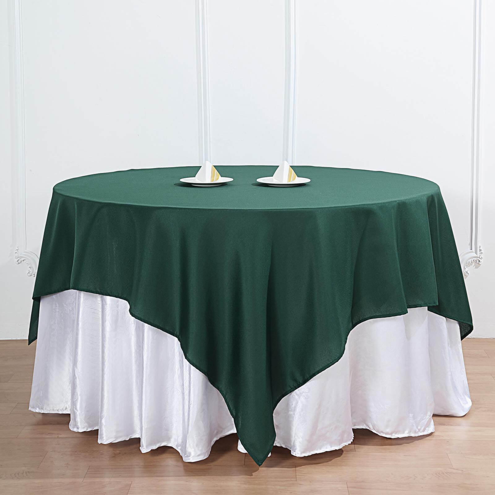 Wrinkle-Resistant & Durable 54x54 Polyester Square Table Overlay in Hunter Emerald Green