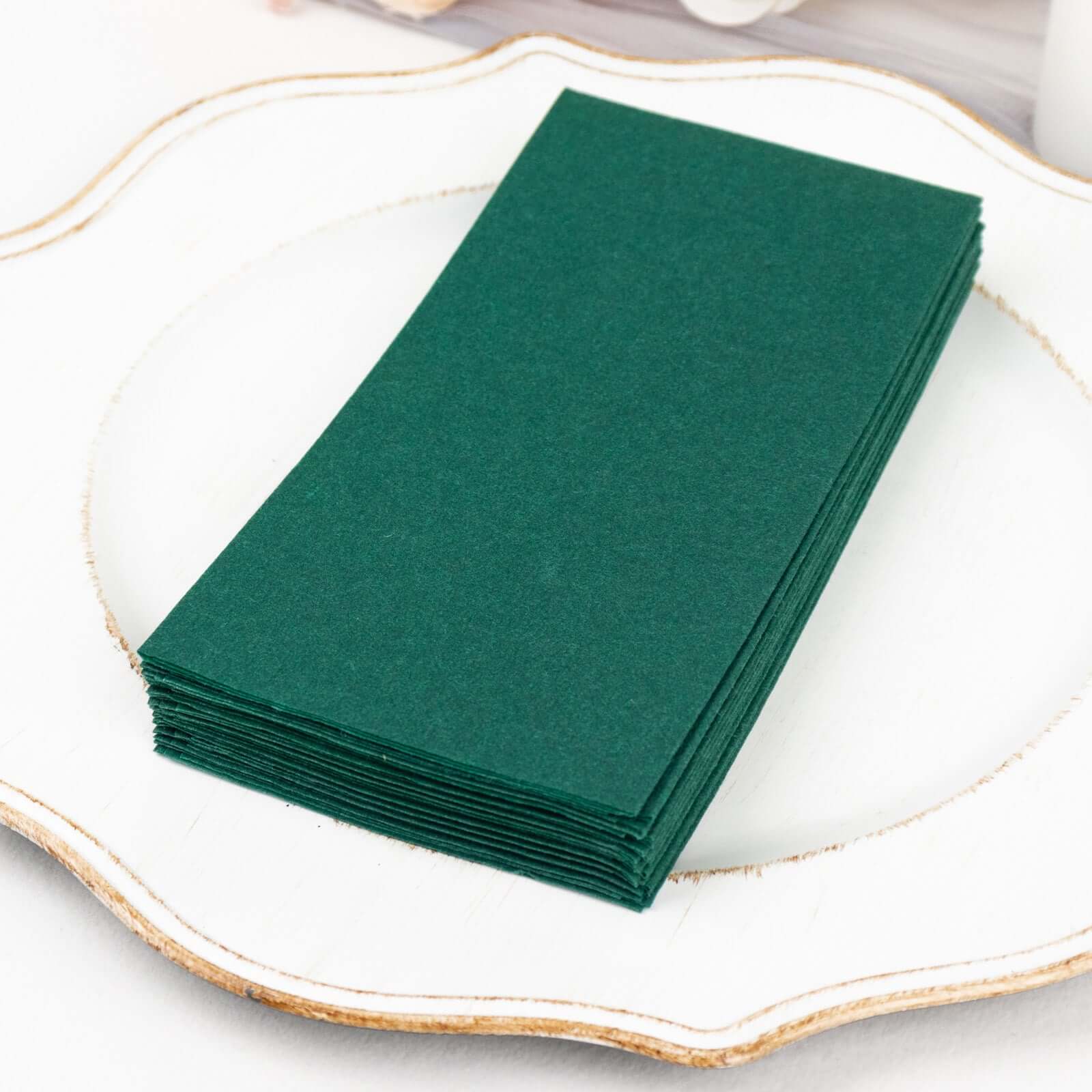 20-Pack Hunter Emerald Green Linen-Like Airlaid Disposable Napkins - Highly Absorbent!