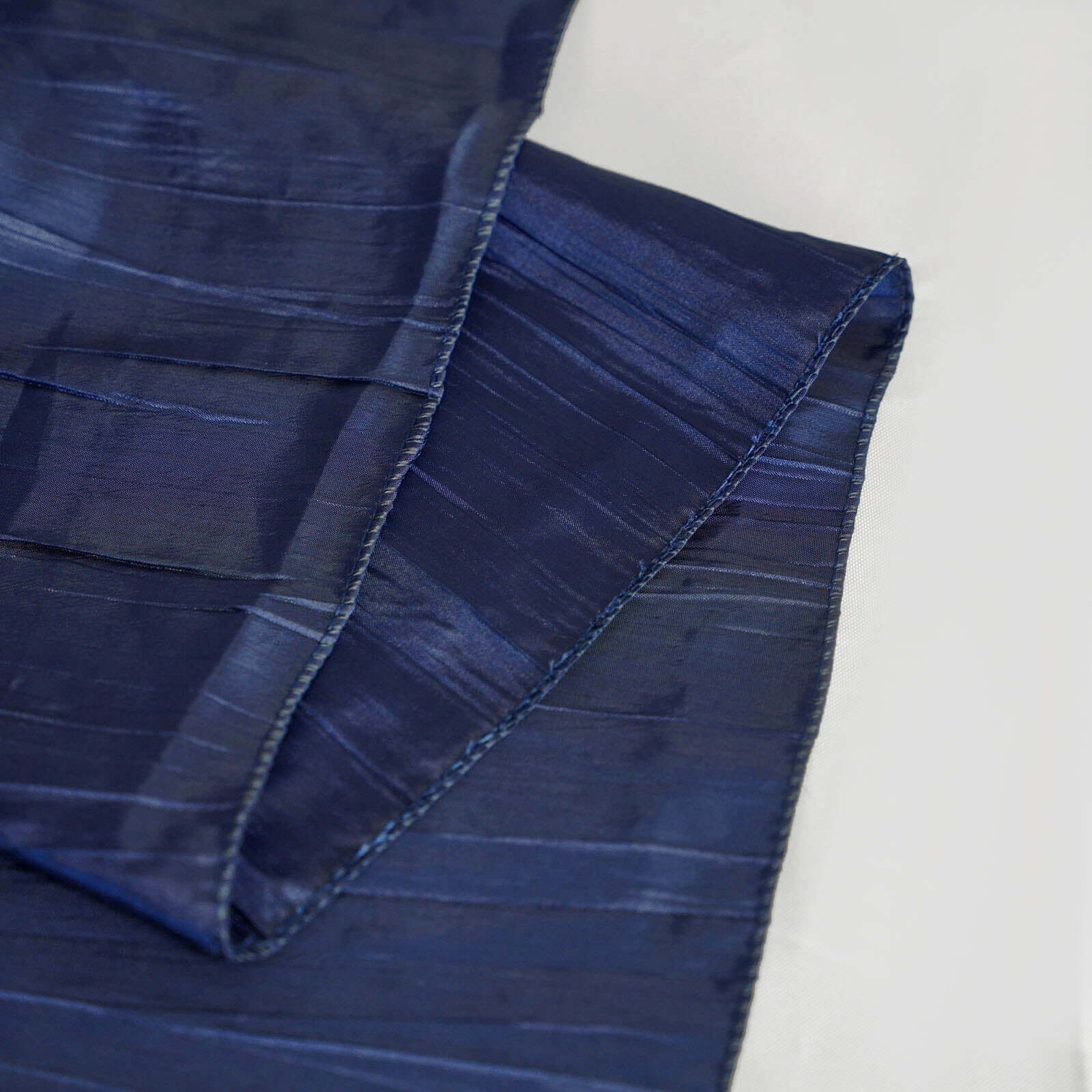 Navy Blue Crinkle Taffeta Rectangle Tablecloth (90x132) - Seamless & Stylish for Events