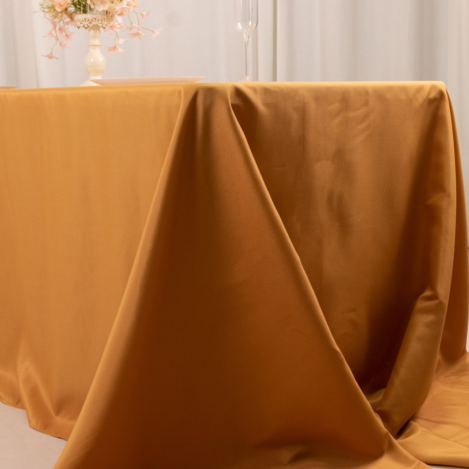 Exclusive Gold Seamless 220GSM Stain-Resistant Premium Polyester Rectangle Tablecloth for Classy Events