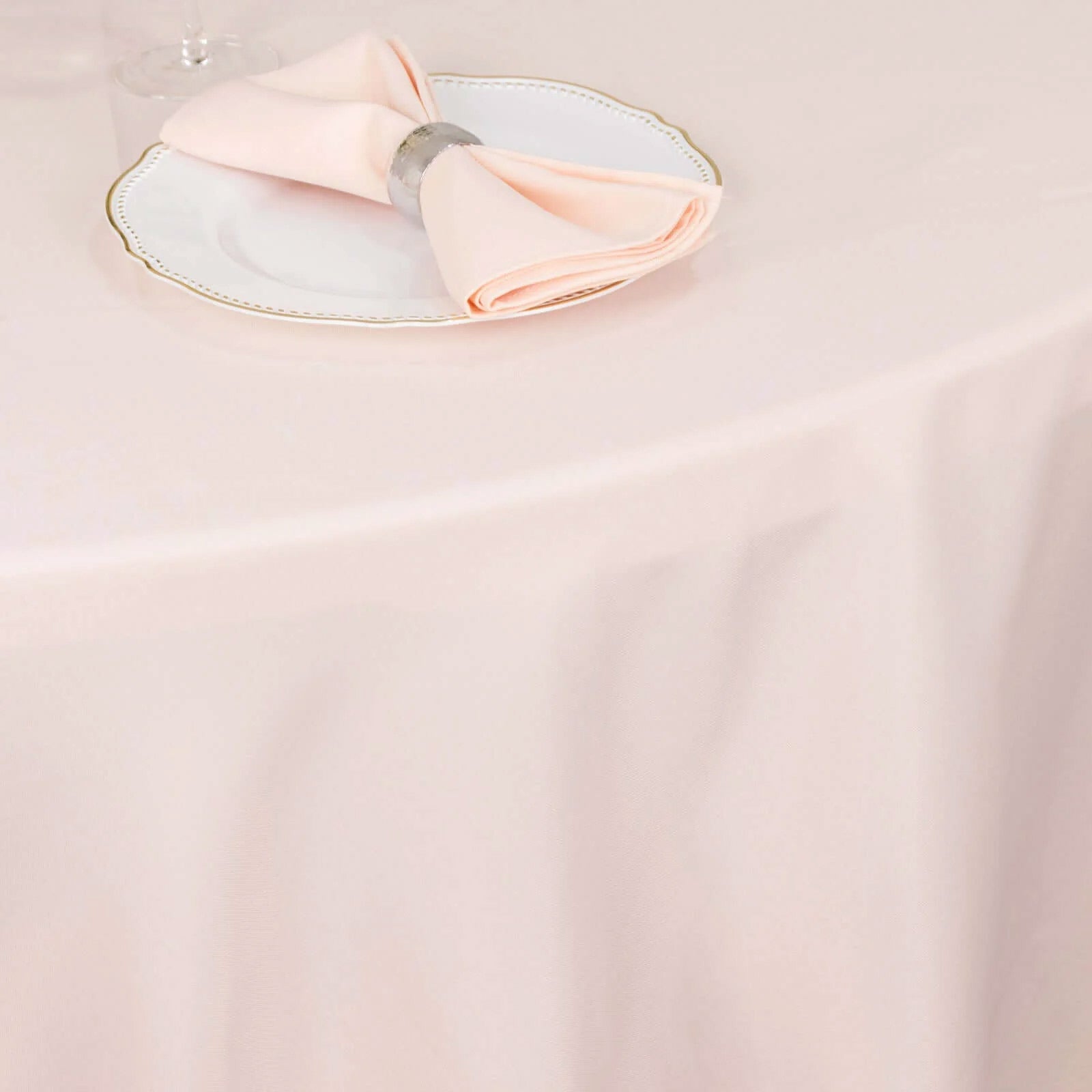 Hot! Seamless 220GSM Wrinkle-Resistant Blush Premium Polyester 132 Round Tablecloth