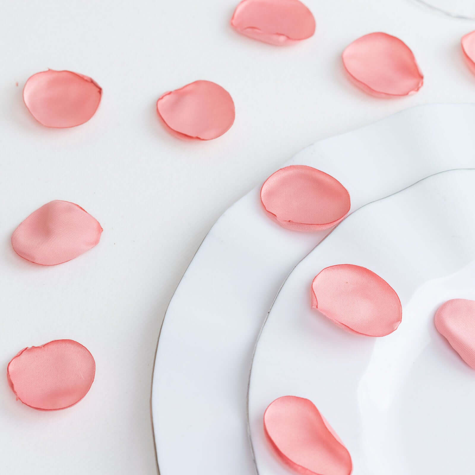 400-Pack Dusty Rose Matte Silk Round Rose Petal Confetti - Ideal for Events