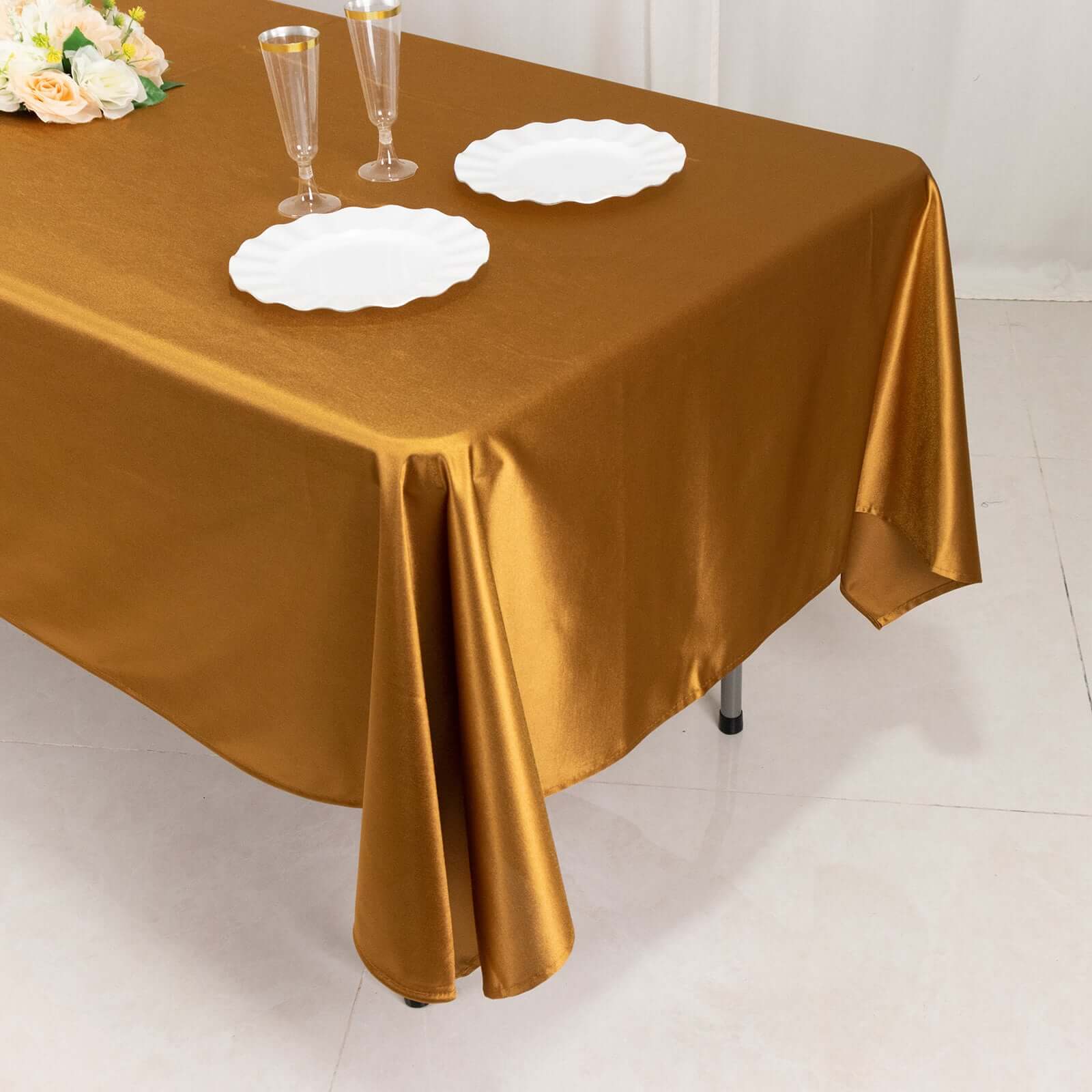 Exclusive Wrinkle-Free Shimmering Gold Scuba Tablecloth for Weddings & Parties