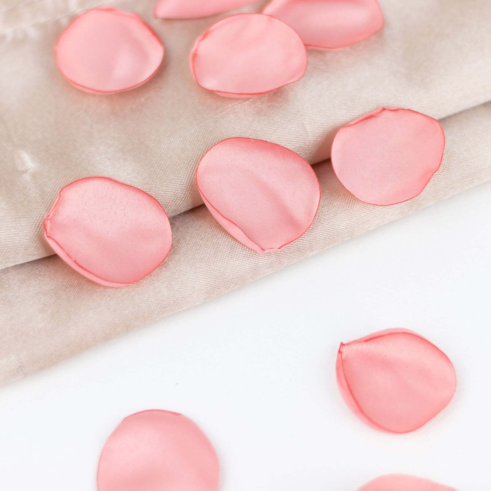 400-Pack Dusty Rose Matte Silk Round Rose Petal Confetti - Ideal for Events