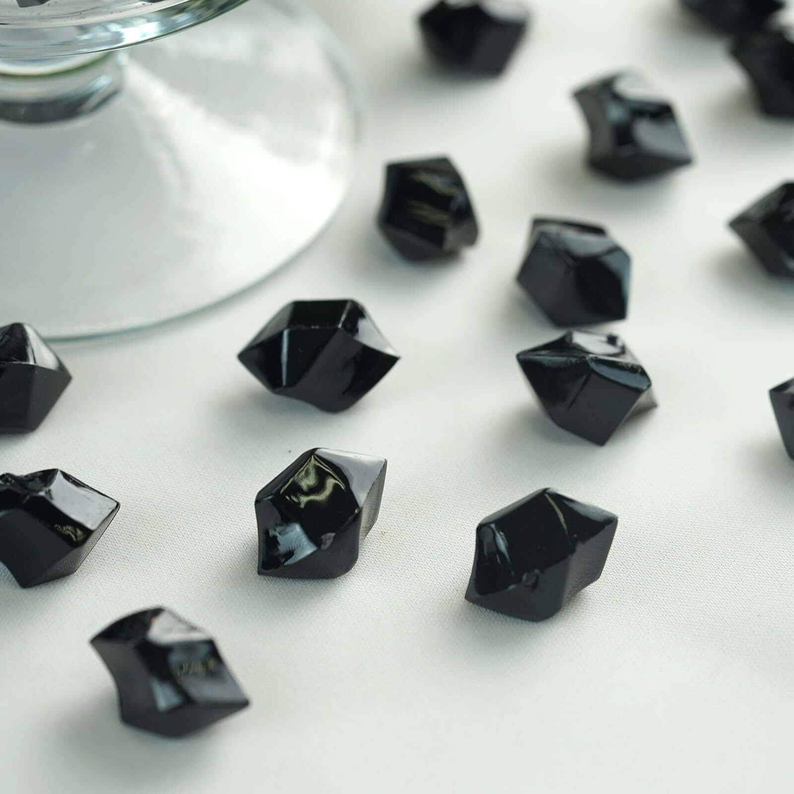 300 Pieces Large Black Acrylic Ice Bead Vase Fillers for Stylish Event Decor & Wedding Tables