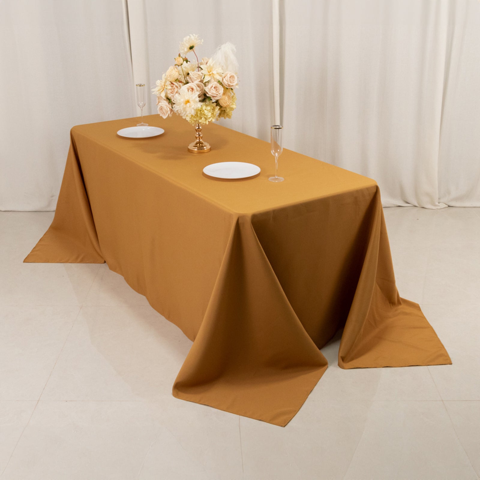 Luxury Gold Seamless 220GSM Stain-Resistant Premium Polyester Tablecloth for Events