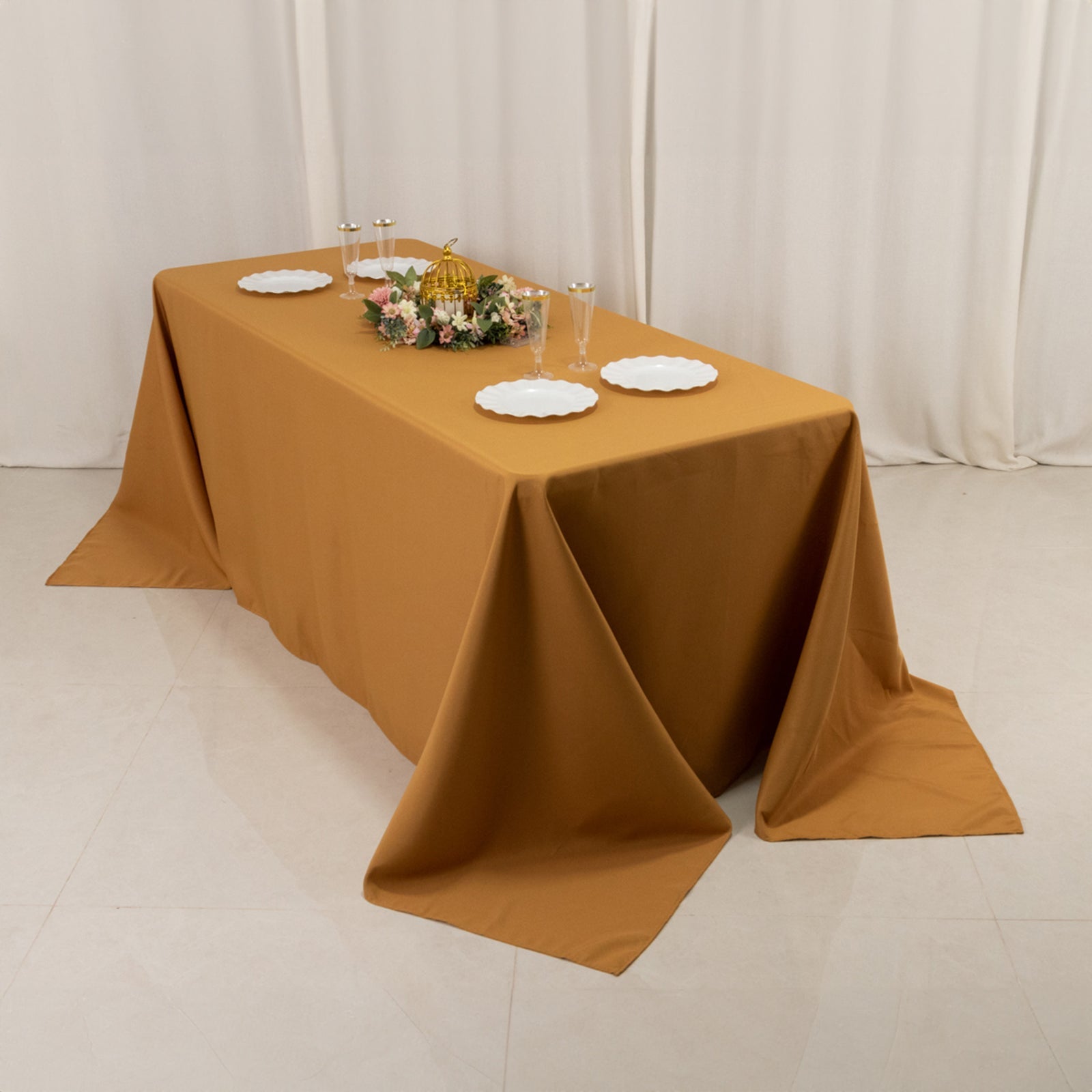 Luxury Gold Seamless 220GSM Stain-Resistant Premium Polyester Tablecloth for Events