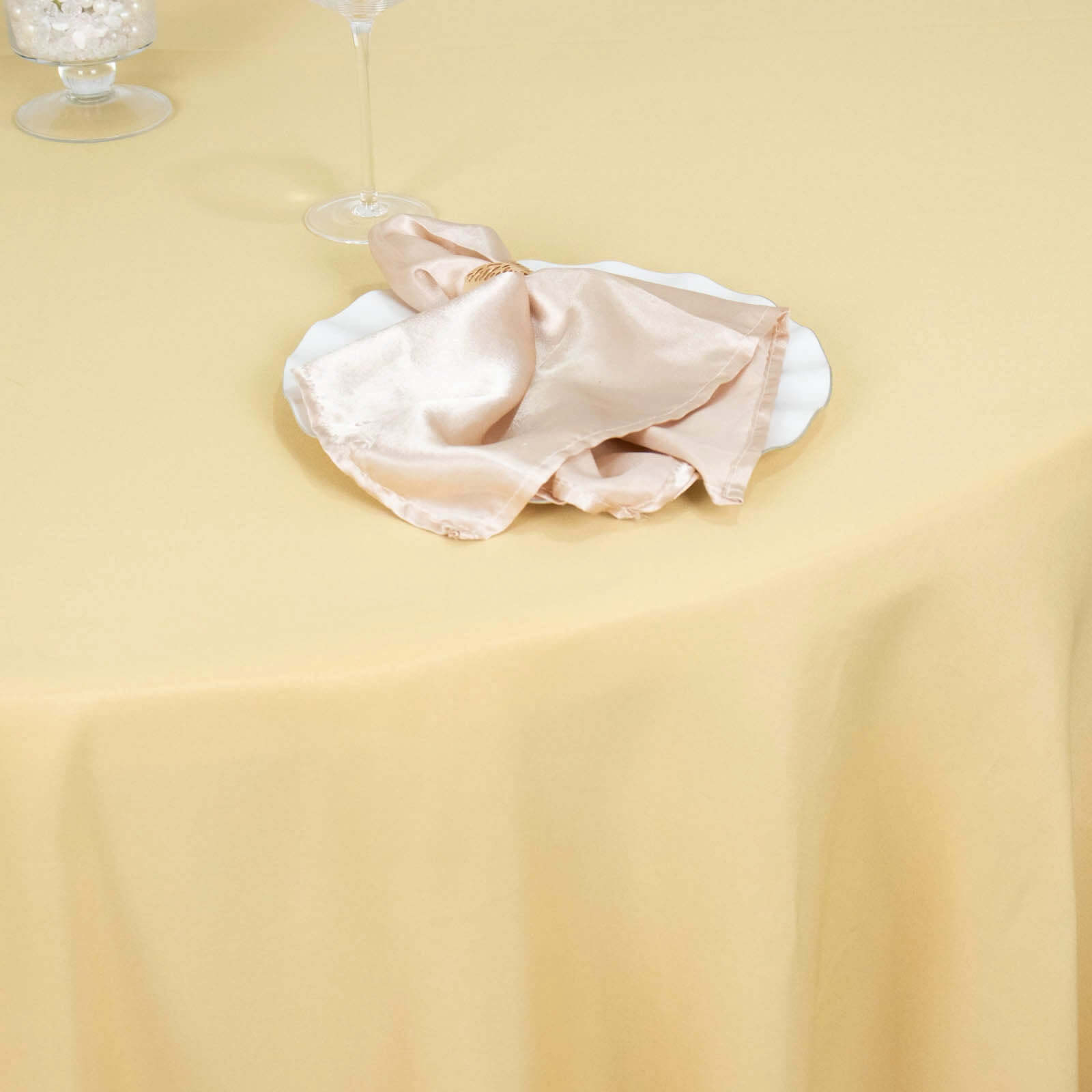 Hot! Seamless 220GSM Wrinkle-Resistant Champagne 120 Round Premium Polyester Tablecloth