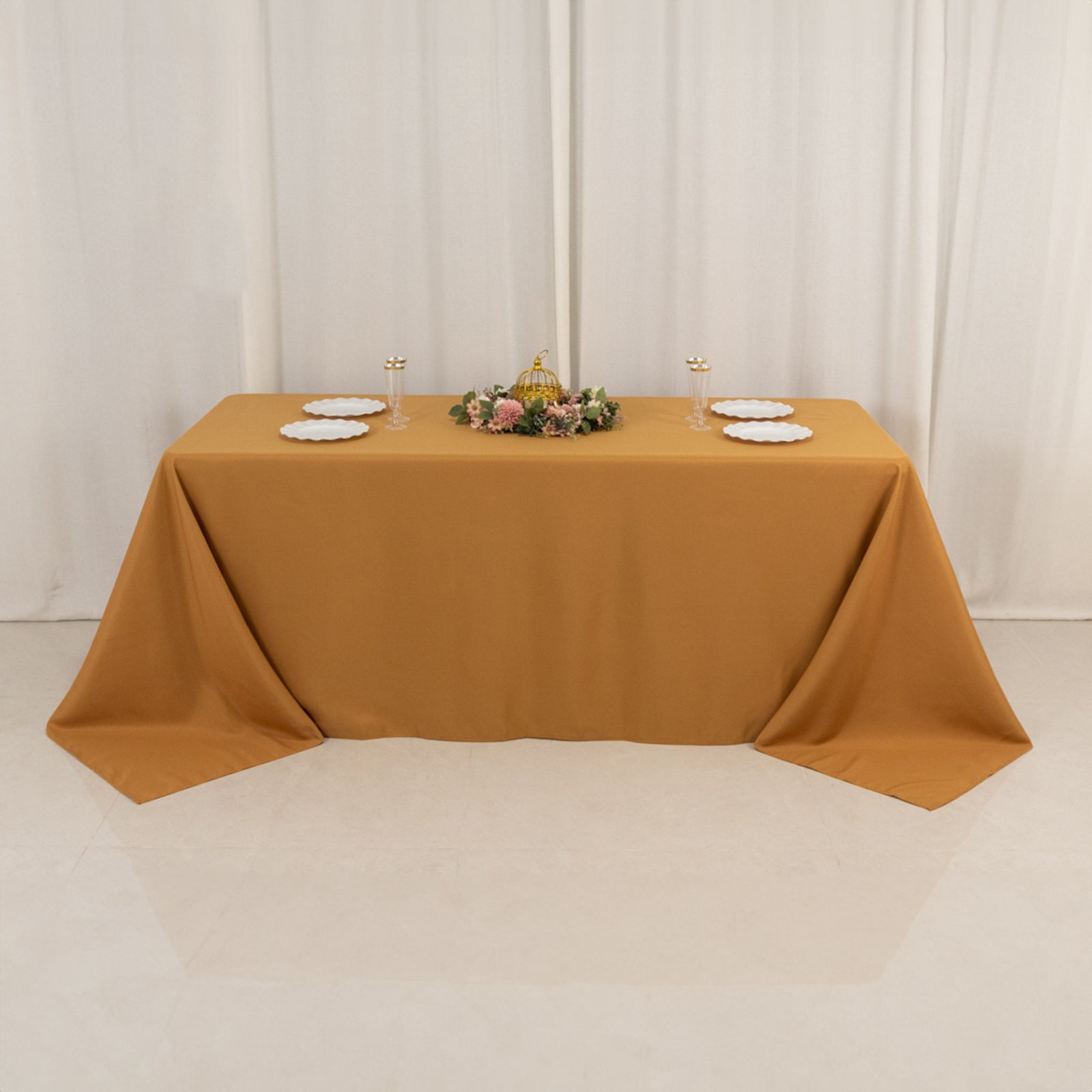 Luxury Gold Seamless 220GSM Stain-Resistant Premium Polyester Tablecloth for Events