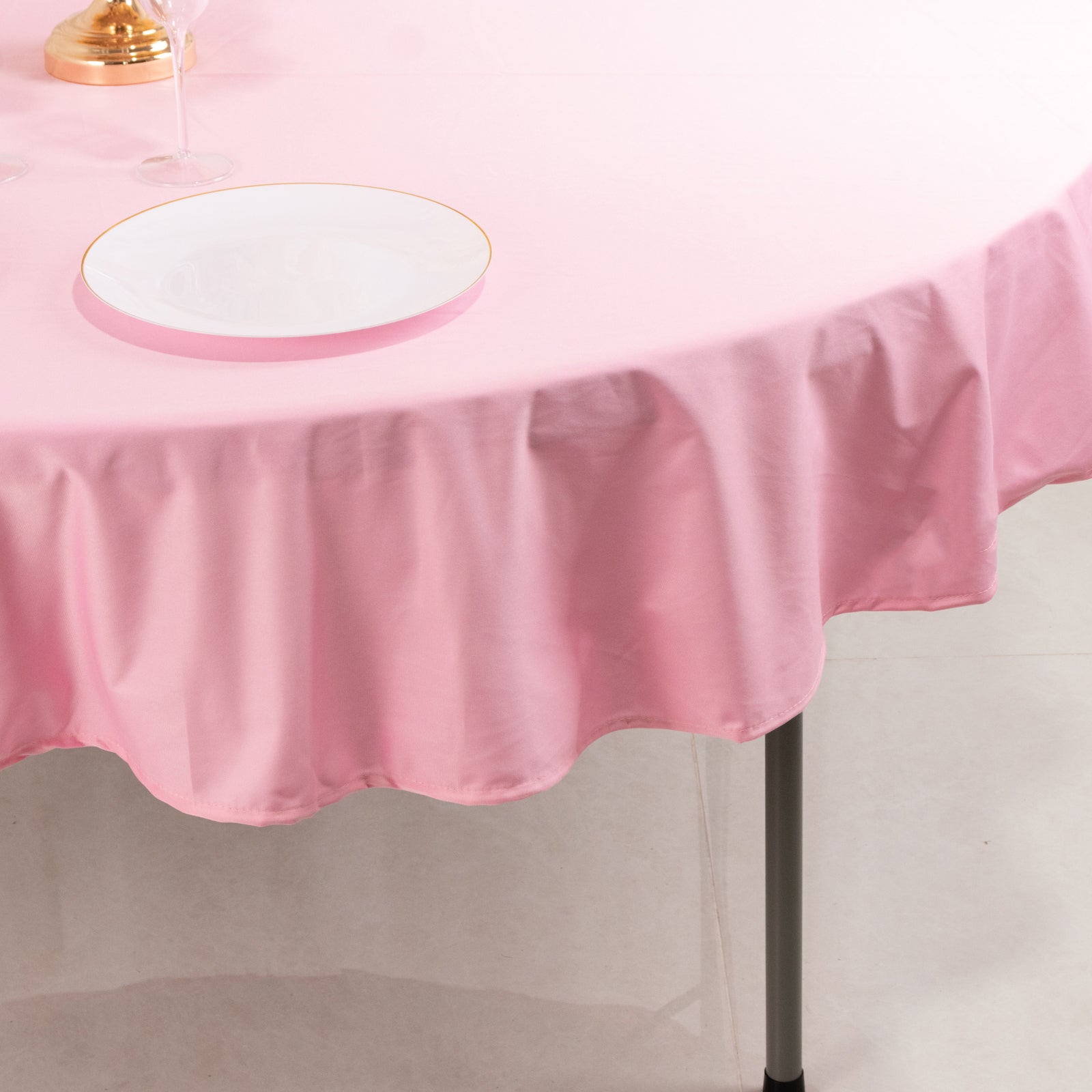 Pink Premium 70-Inch Round Scuba Tablecloth - Stain & Wrinkle Resistant