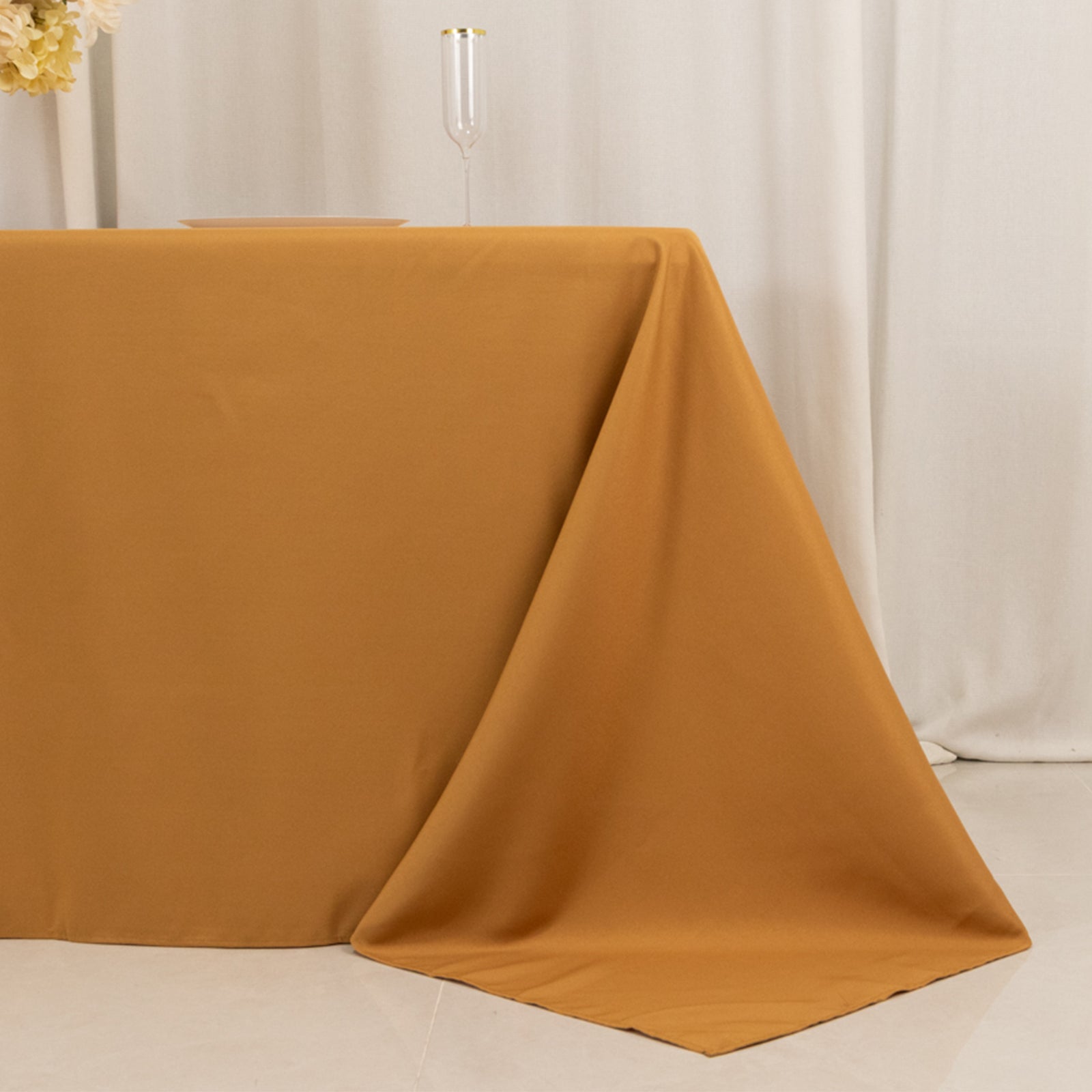 Luxury Gold Seamless 220GSM Stain-Resistant Premium Polyester Tablecloth for Events