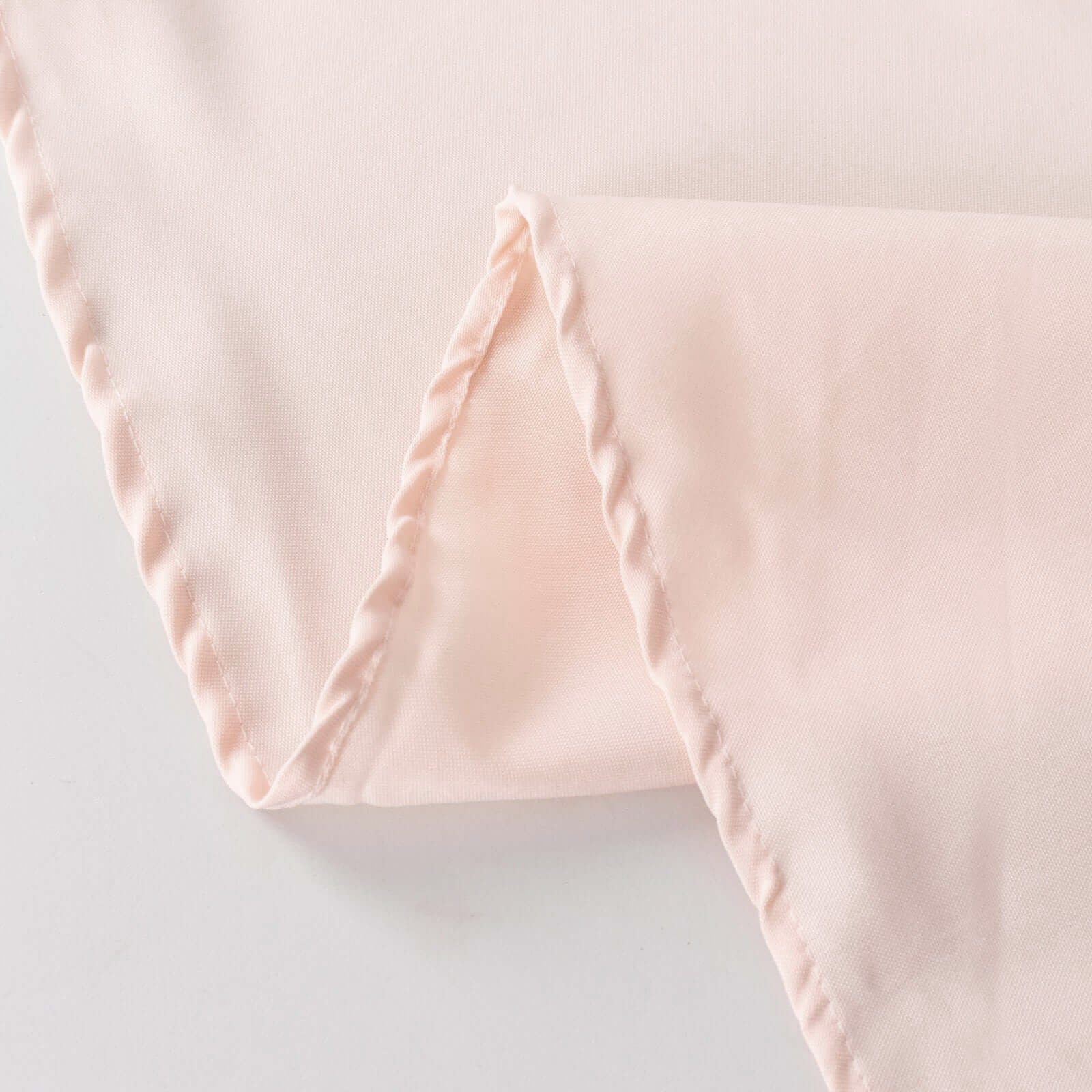 Hot! Seamless 220GSM Wrinkle-Resistant Blush Premium Polyester 132 Round Tablecloth