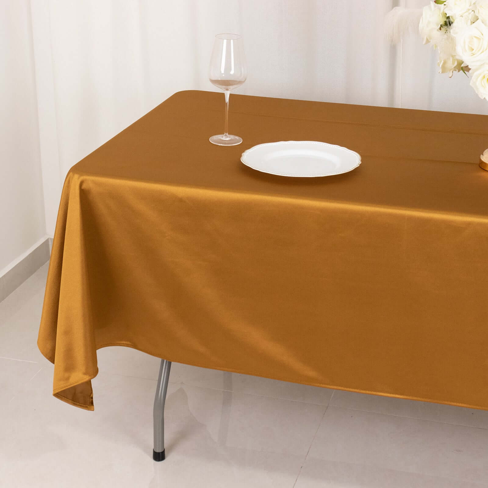 Exclusive Wrinkle-Free Shimmering Gold Scuba Tablecloth for Weddings & Parties