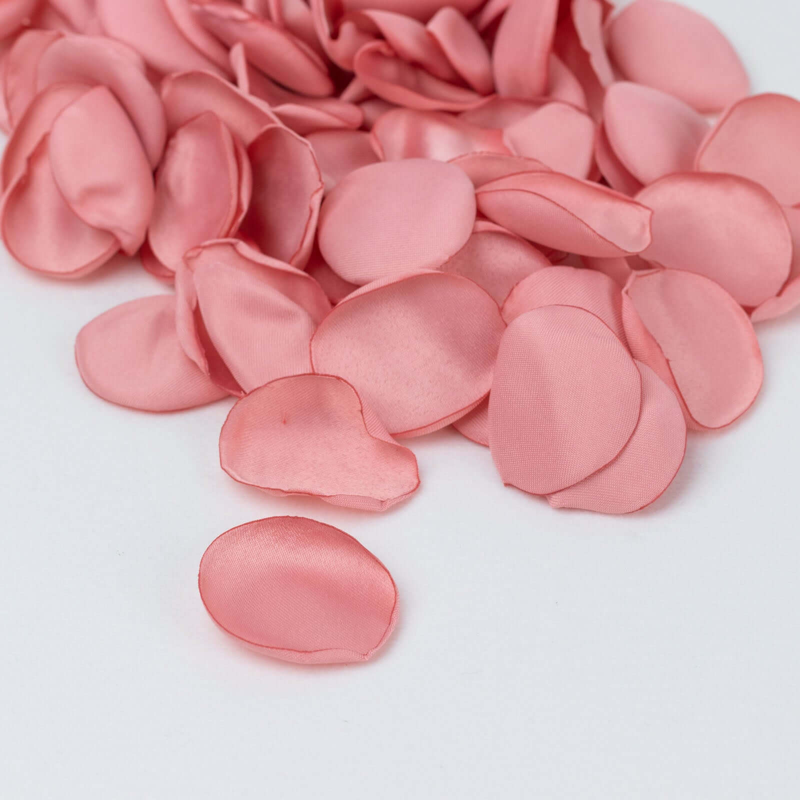 400-Pack Dusty Rose Matte Silk Round Rose Petal Confetti - Ideal for Events
