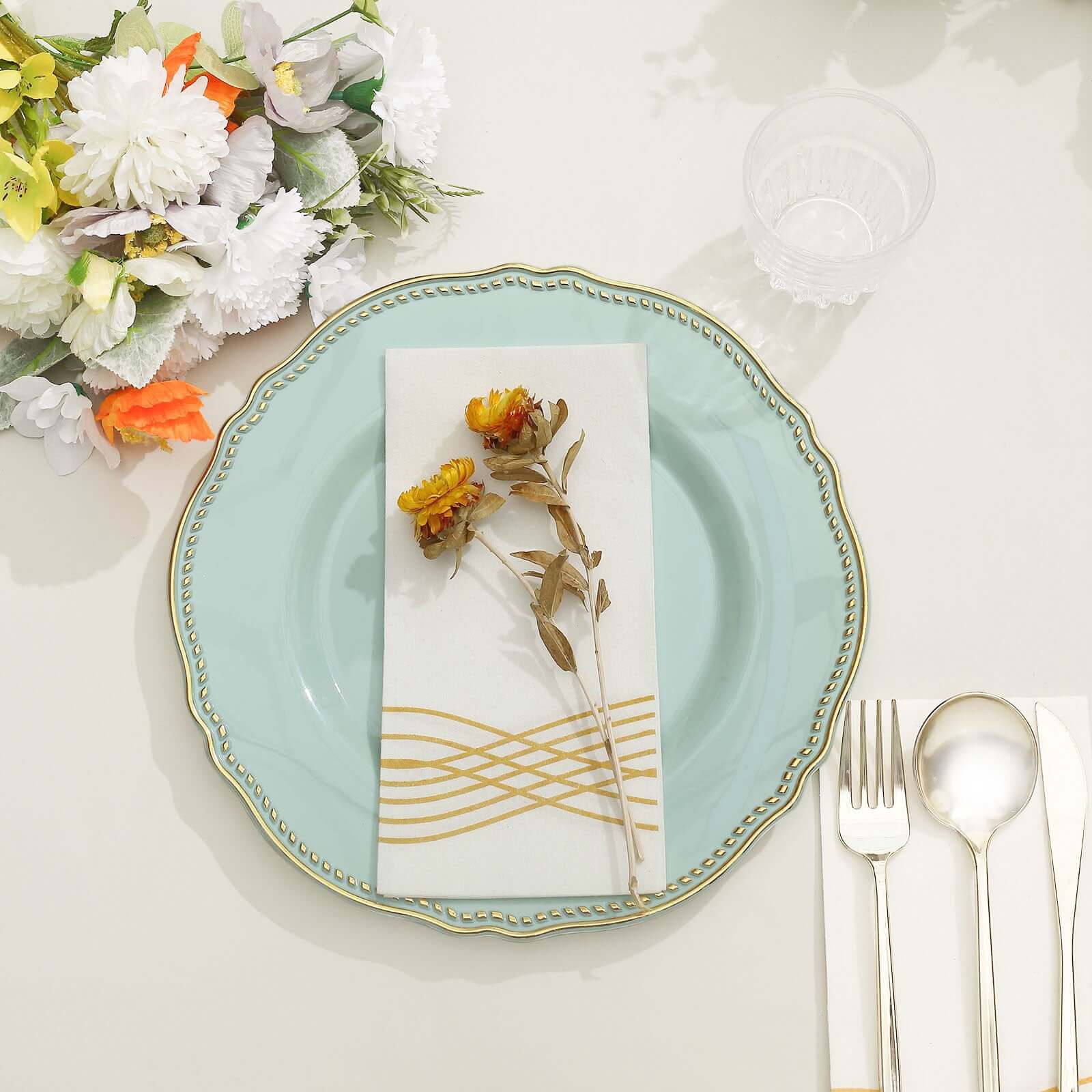 Disposable 10-Pack Large Plastic Dinner Plates in Jade with Gold Scalloped Rim