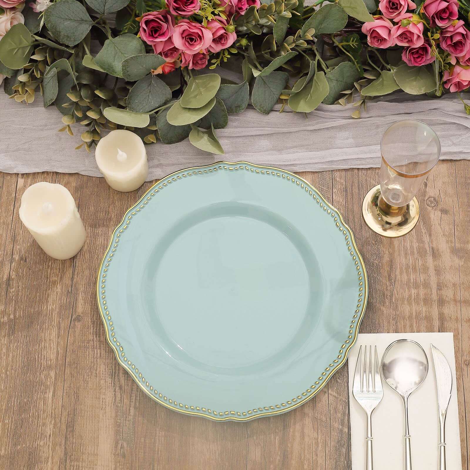 Disposable 10-Pack Large Plastic Dinner Plates in Jade with Gold Scalloped Rim