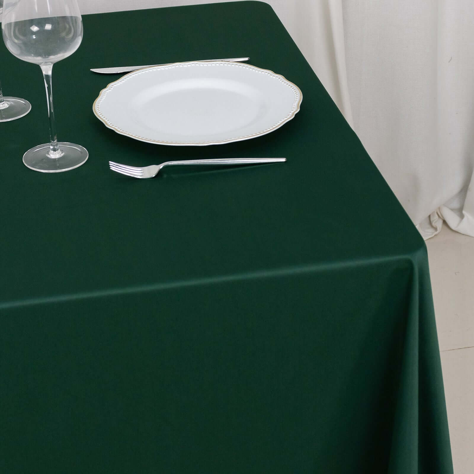 Premium 70x70 Square Scuba Tablecloth in Hunter Emerald Green - Wrinkle-Free & Stain-Resistant Deal
