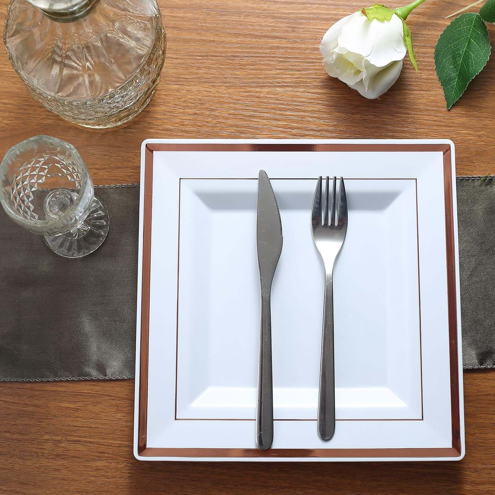 Hot Deal! 10-Pack White Square Plastic Dinner Plates with Rose Gold Trim for Events