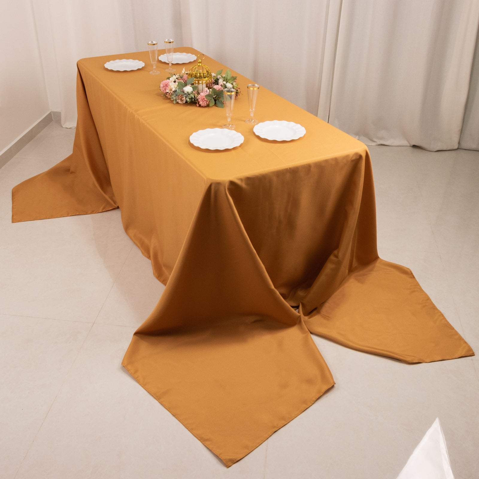 Exclusive Gold Seamless 220GSM Stain-Resistant Premium Polyester Rectangle Tablecloth for Classy Events