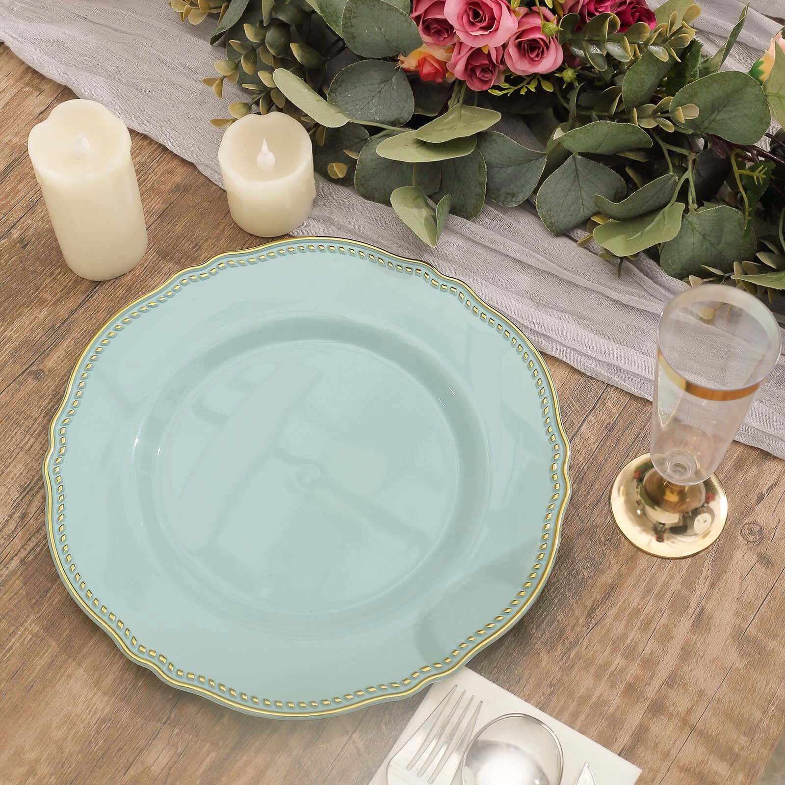 Disposable 10-Pack Large Plastic Dinner Plates in Jade with Gold Scalloped Rim