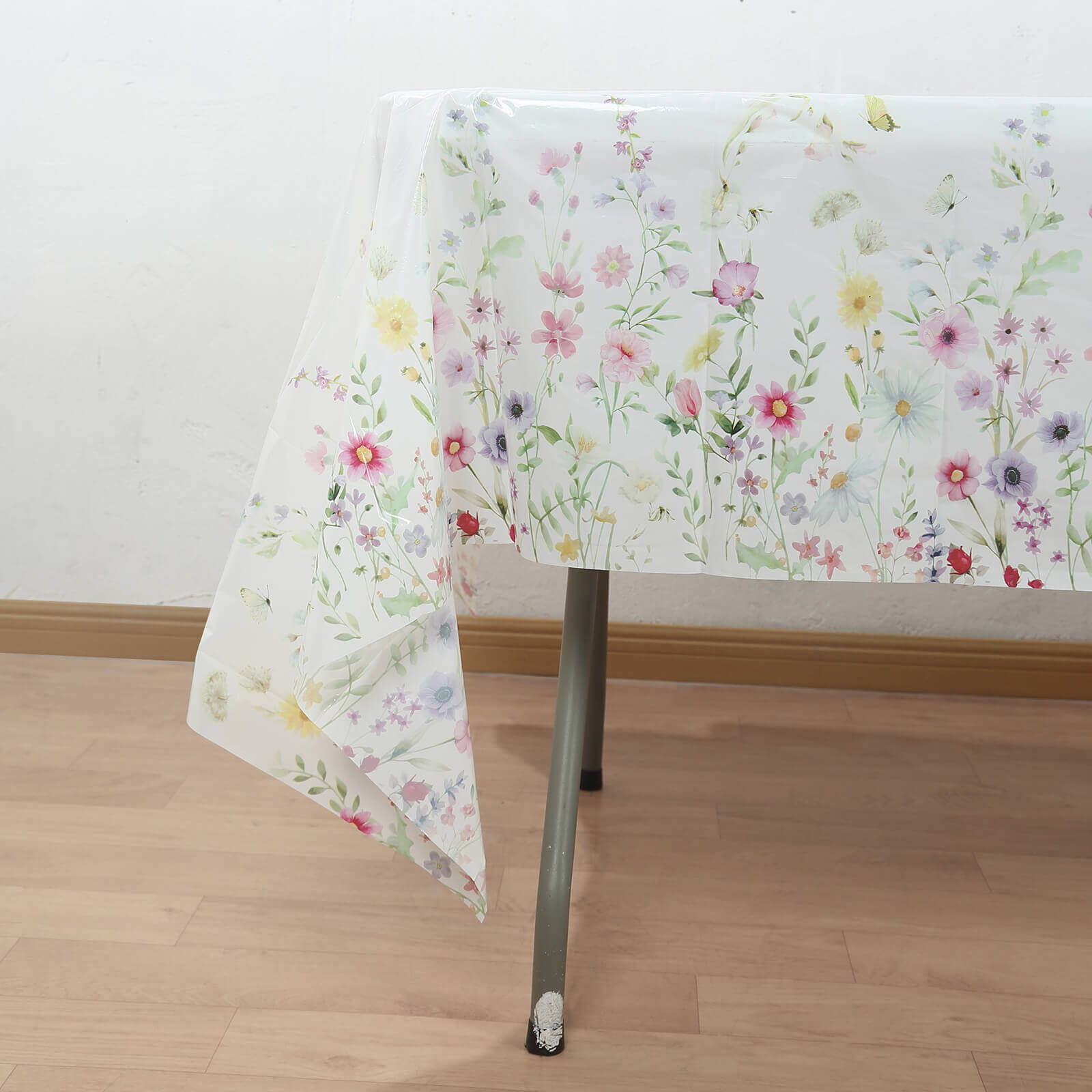 5-Pack Durable PVC Disposable Spring Floral Plastic Tablecloths 54x108, White/Green with Wild Flowers & Butterfly Print