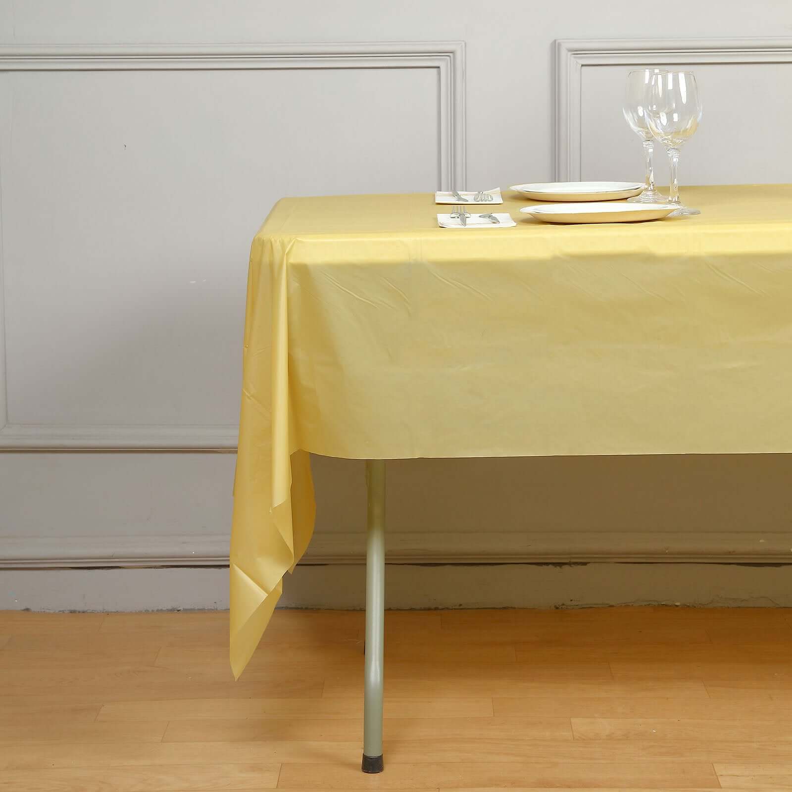 5-Pack Gold Plastic Rectangle Disposable Table Covers - Durable PVC for Gatherings, 54x108